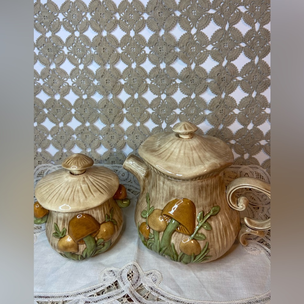 Vintage ARNEL’S CERAMIC MUSHROOM TEA POT & Sugar w/Lids RETRO BOHO 1974
